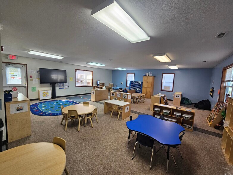 More Photos Of 210 E Fields Blvd, El Dorado Springs Schools For Sale