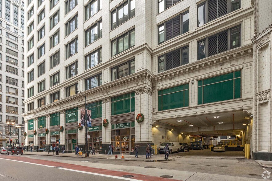 More Photos Of 1 N State St, Chicago Office Residential For Sale