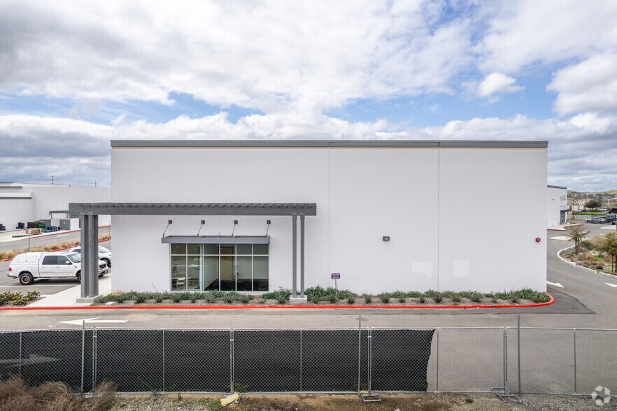 More Photos Of 3578 Benton Rd, Temecula Unknown For Lease