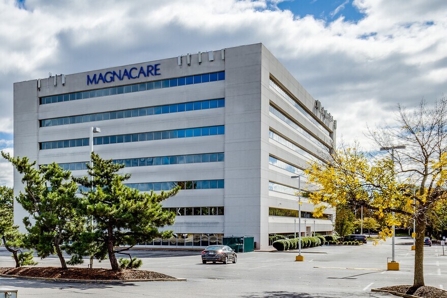 More Photos Of 1600 Stewart Ave, Westbury Medical For Lease