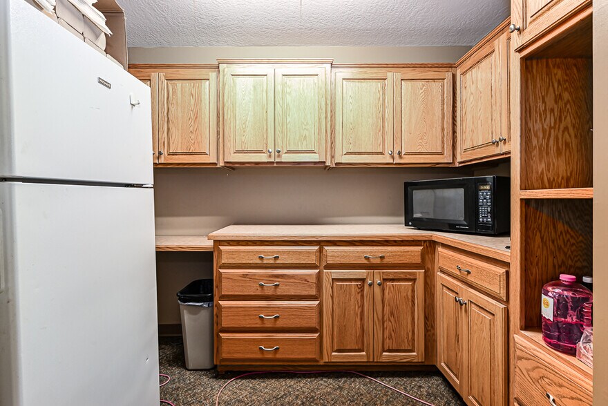 More Photos Of 423 S 42nd St, Kansas City Warehouse For Sale