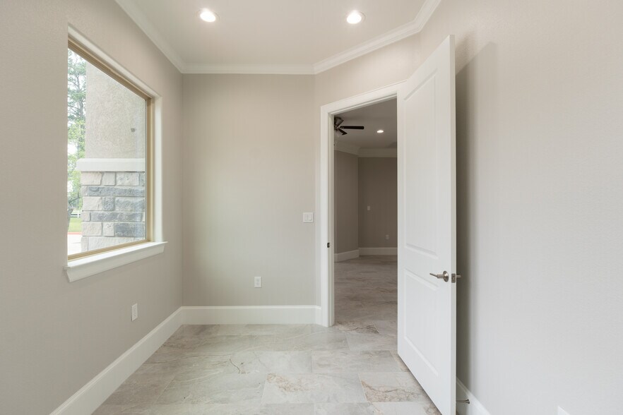 More Photos Of 12414 Spring Cypress Rd, Tomball Medical For Sale