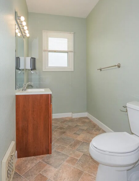 More Photos Of 1015 W Main St, Salem General Retail For Sale