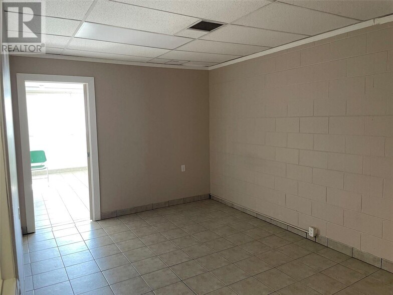 More Photos Of 2810 48 Av, Vernon Storefront Retail Office For Lease