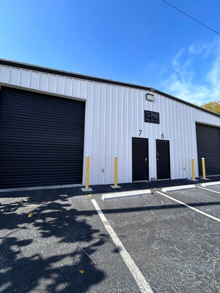 More Photos Of 12745 N 49th St, Clearwater Manufacturing For Lease