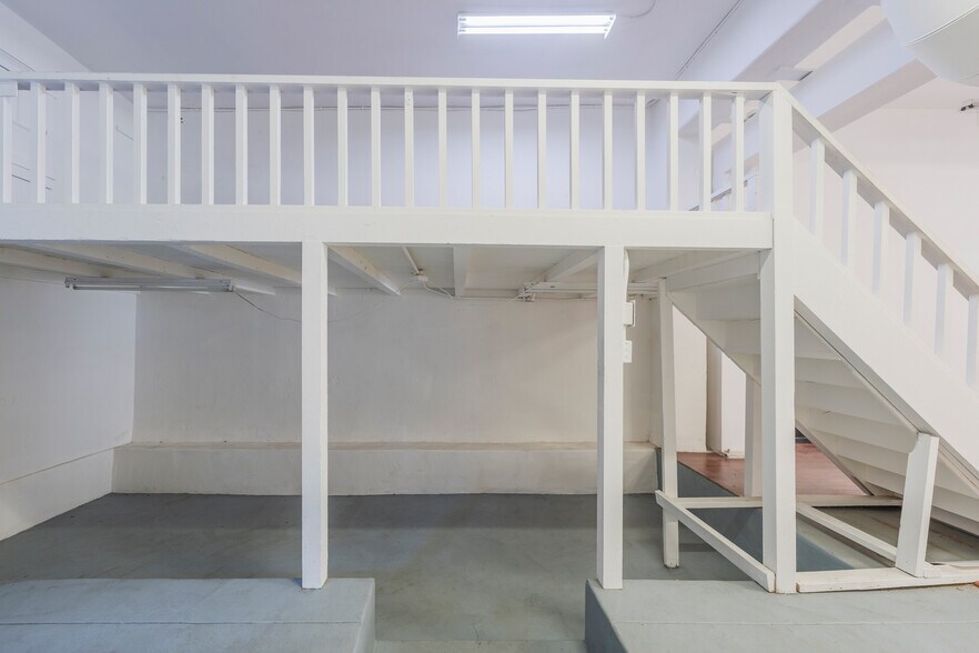 More Photos Of 159-165 S Western Ave, Los Angeles Loft Creative Space For Lease