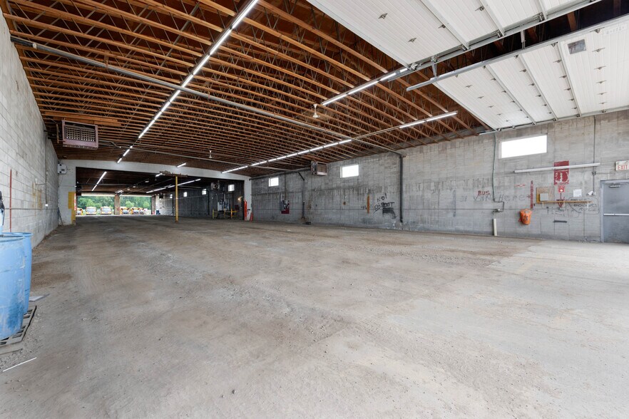 More Photos Of 8030 Golosky Av, Fort McMurray Truck Terminal For Lease
