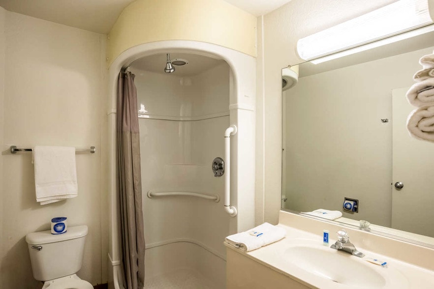 More Photos Of 921 N Bisbee Ave, Willcox Hotel For Sale