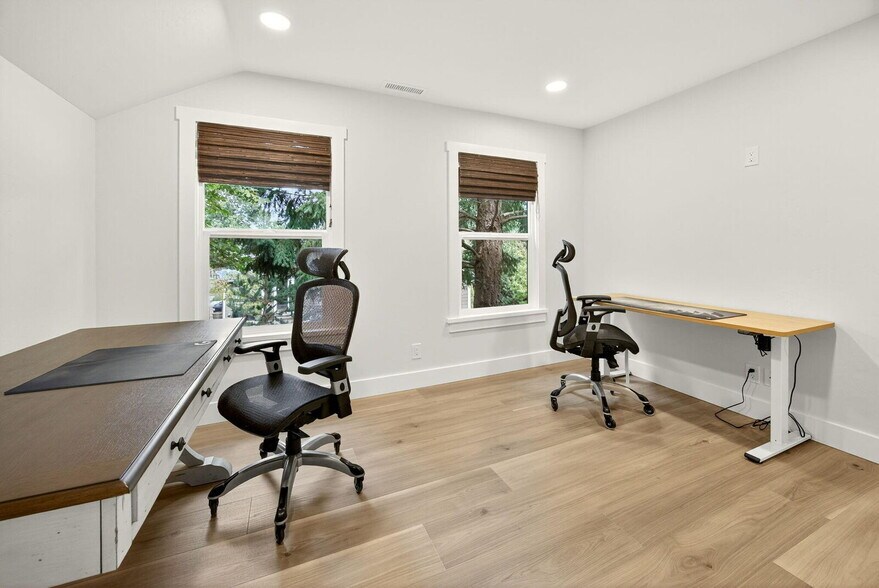 More Photos Of 111 Cedar St, Rogue River Office Residential For Sale