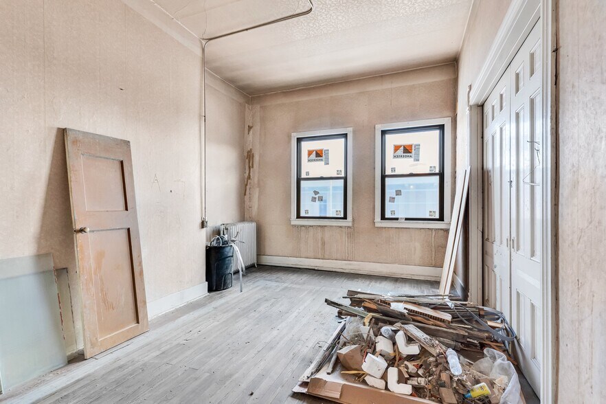 More Photos Of 111-117 Central Plz, Pueblo Storefront Retail Residential For Sale