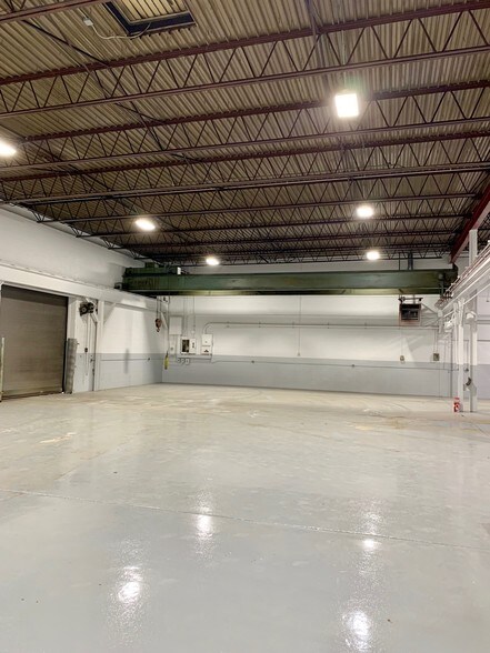 More Photos Of 339 E Whitcomb Rd, Madison Heights Manufacturing For Lease