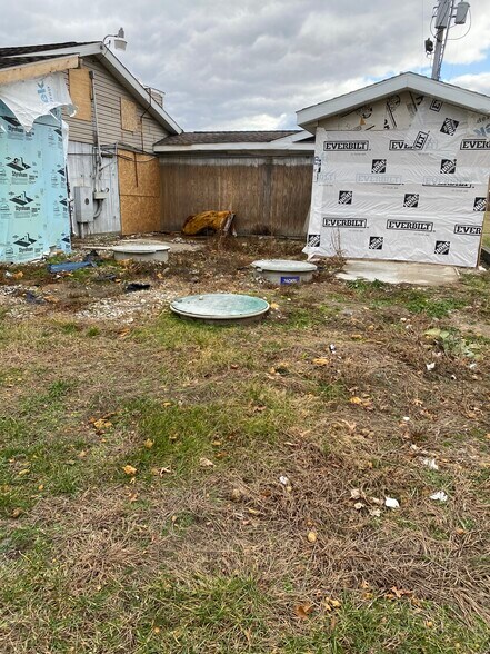 More Photos Of 201 W Saginaw Rd, Sanford Freestanding For Sale