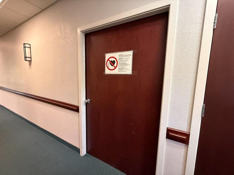 More Photos Of 910 S Scheuber Rd, Centralia Medical For Lease