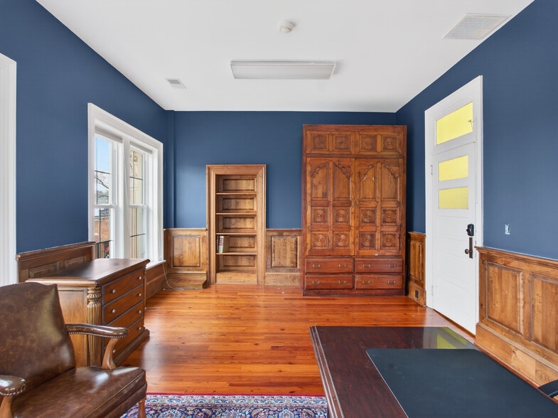 More Photos Of 102 E Main St, Orange Bank For Lease