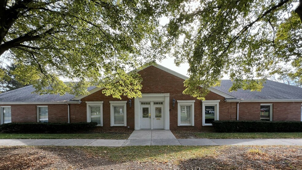 More Photos Of 1910 Indian Wood Cir, Maumee Medical For Lease