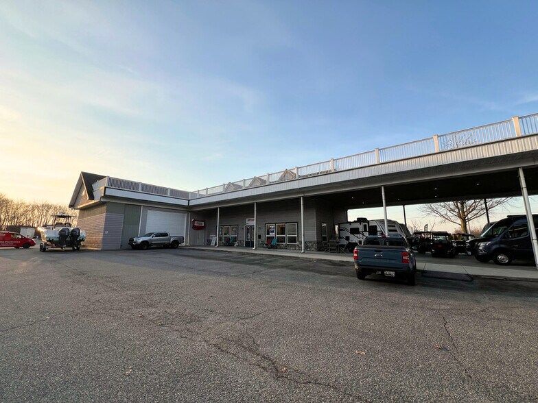 More Photos Of 325 Cleat St, Stevensville Industrial For Sale