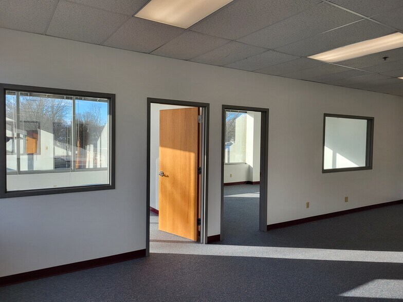 More Photos Of 2900 O St, Lincoln Office For Lease