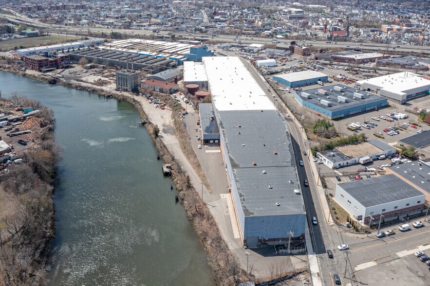 More Photos Of 640 N Washington Ave, Bridgeport Warehouse For Lease
