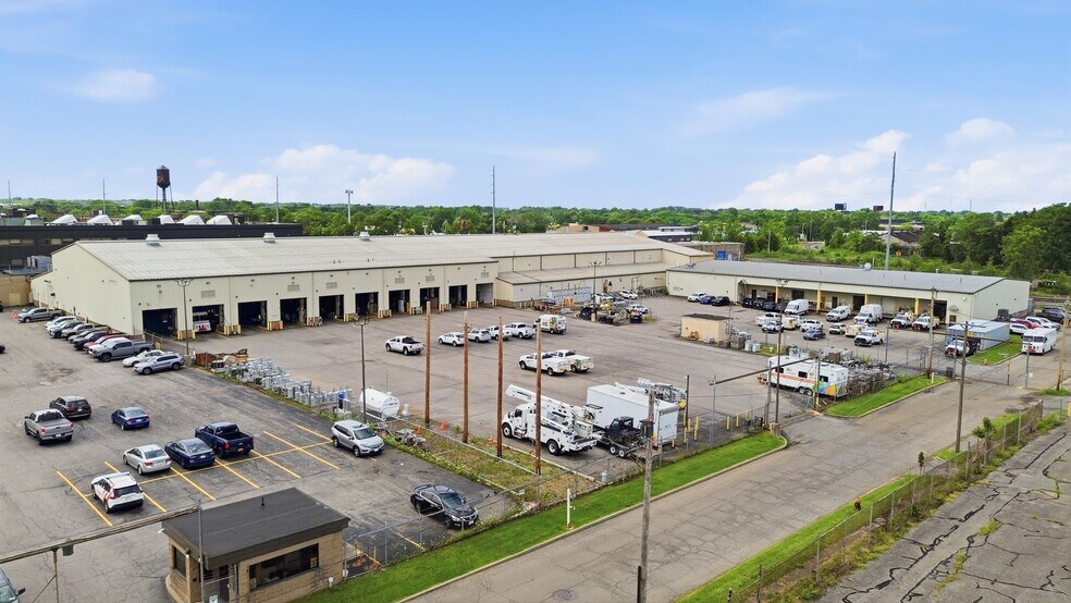 More Photos Of 400 West Ave, Rochester Flex For Sale