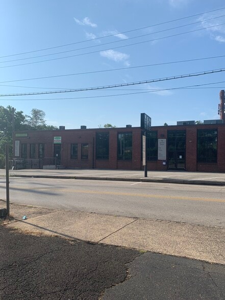 More Photos Of 827 Glenside Ave, Wyncote Light Distribution For Lease