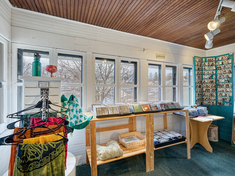 More Photos Of 1124 Grand Ave, Saint Paul Freestanding For Sale