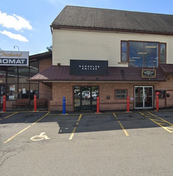 More Photos Of 246 Main St, New Paltz General Retail For Lease