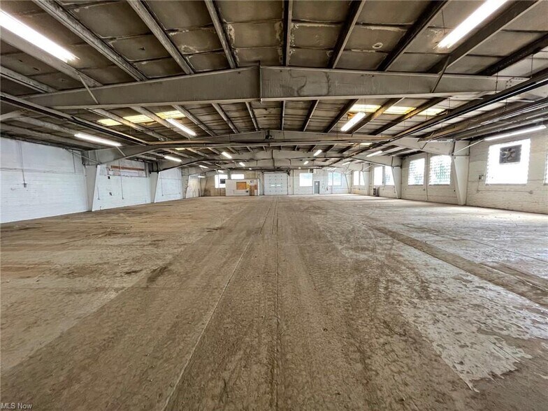 More Photos Of 1515 Franklin Ave, Toronto Industrial For Lease