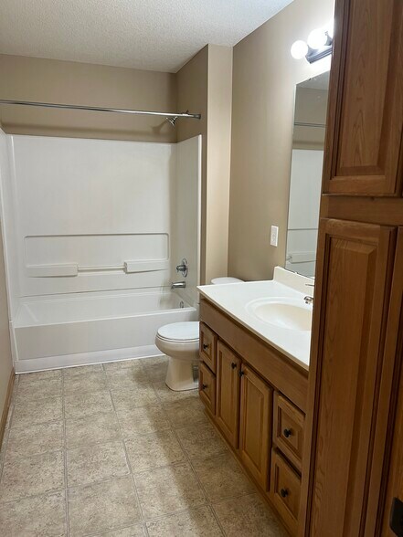 More Photos Of 3005-3033 S Shrank Cir, Independence Apartments For Sale