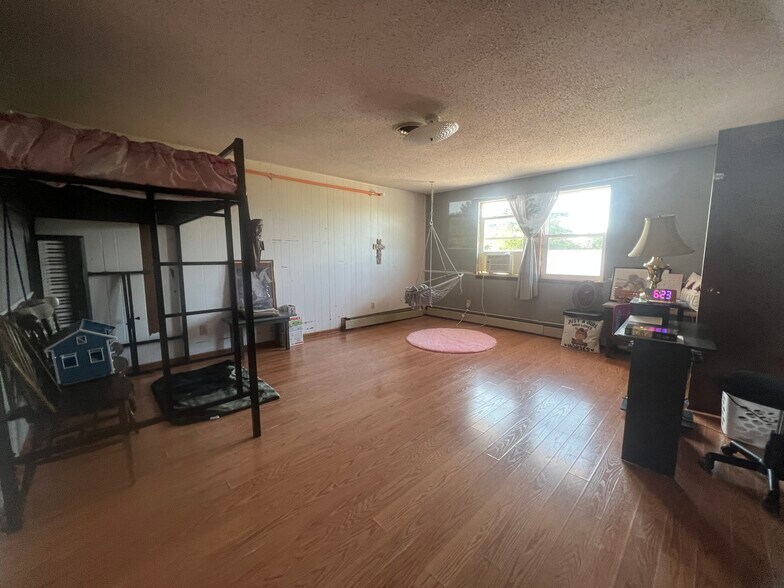 More Photos Of 2010 E Main St, Lamoni Hotel For Sale