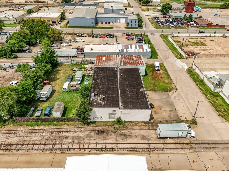 More Photos Of 925 E 19th St, Wichita Warehouse For Sale