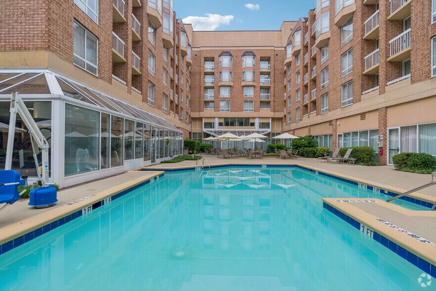 More Photos Of 6120 Peachtree Dunwoody Rd, Atlanta Hotel For Sale