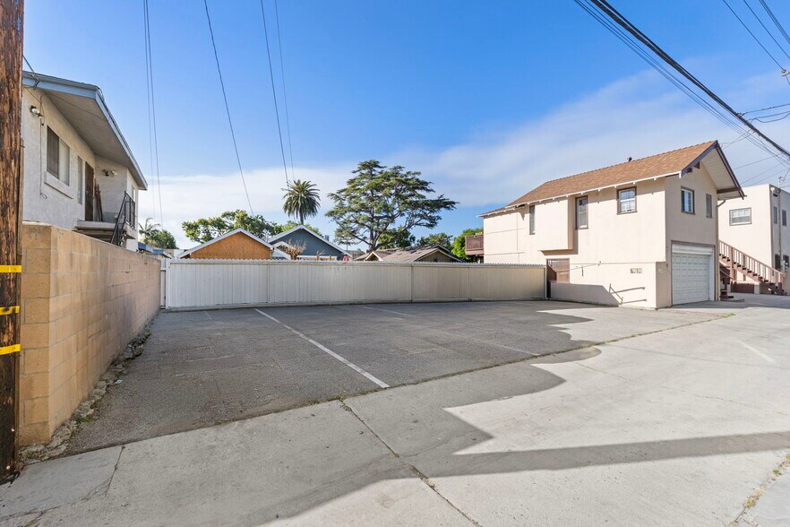 More Photos Of 3020 E 3rd St, Long Beach Apartments For Sale
