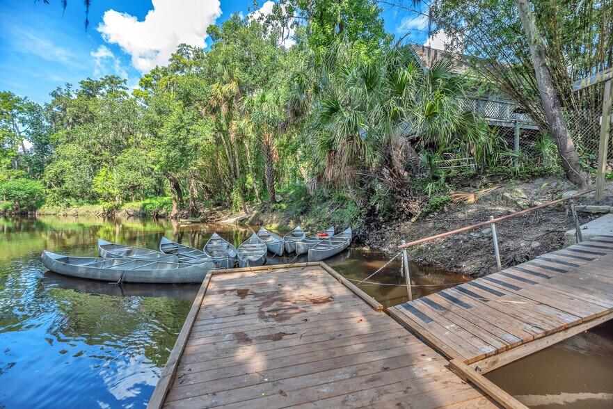 More Photos Of 4572 Alafia Canoe Trl, Valrico Storefront Retail Residential For Sale