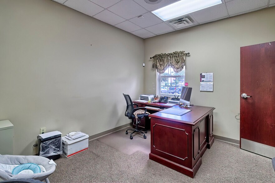 More Photos Of 811 Sunset Blvd, West Columbia Medical For Sale