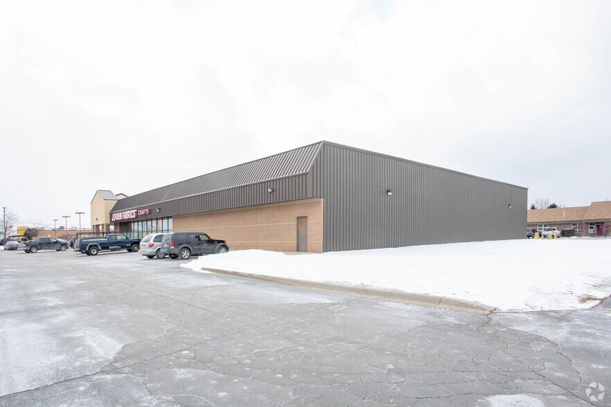 More Photos Of 4405 24th Ave, Fort Gratiot Freestanding For Lease