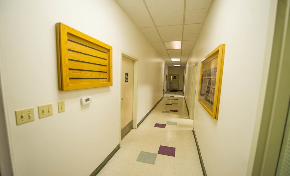 More Photos Of 18437 5th Ave, Jamestown Office For Sale
