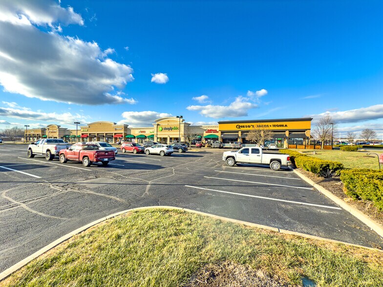 More Photos Of 160 Plainfield Village Dr, Plainfield General Retail For Sale