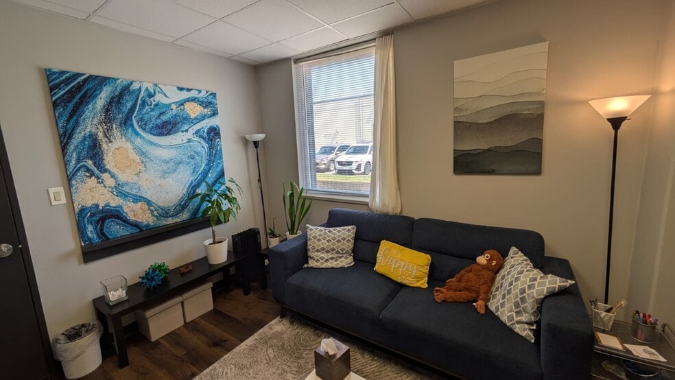 More Photos Of 1130 Beachview St, Dallas Medical For Lease