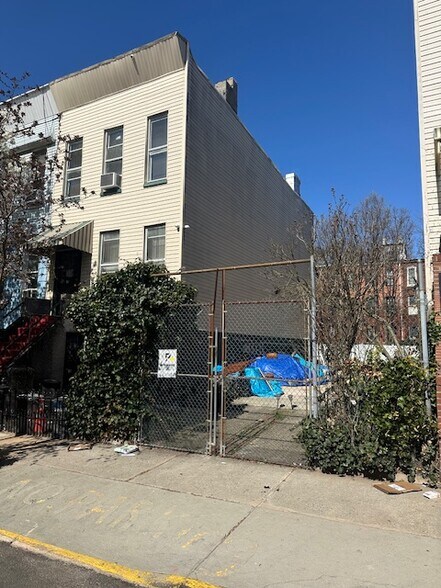 Primary Photo Of 35 Cornelia St, Brooklyn Land For Sale