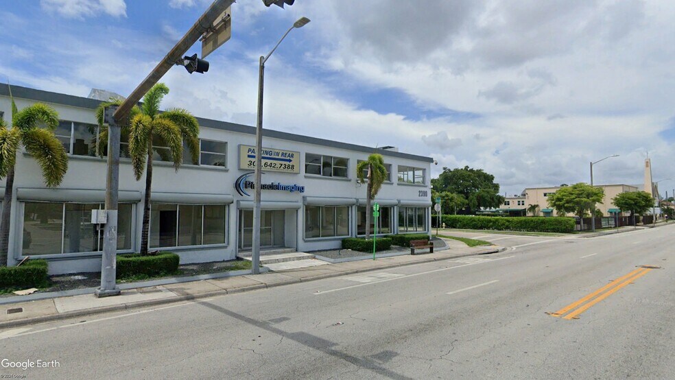 More Photos Of 2390 NW 7th St, Miami Medical For Sale