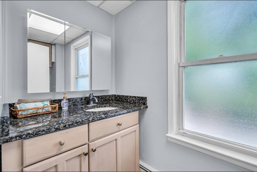 More Photos Of 141 W Main St, Rockaway Service Station For Lease