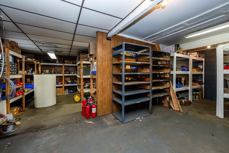 More Photos Of 521 Langley Ave, Saint Joseph Industrial For Sale