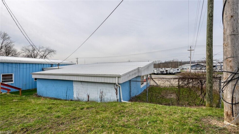 More Photos Of 11445 E Pike Rd, Cambridge Light Manufacturing For Lease