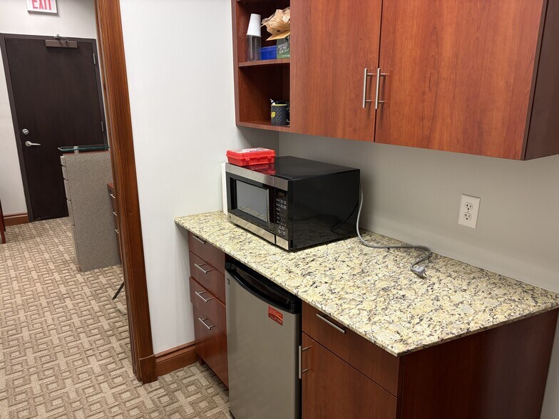 More Photos Of 1961 NW 150th Ave, Pembroke Pines Office For Lease