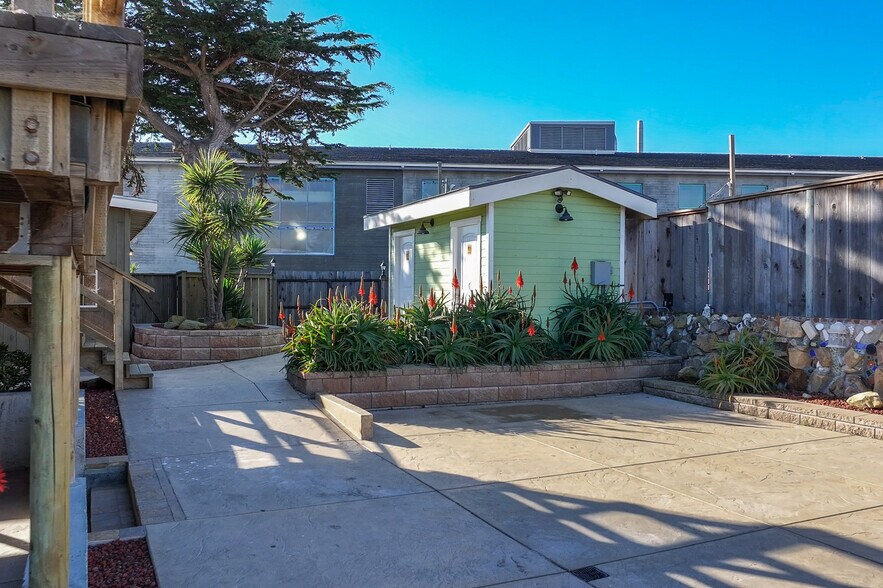 More Photos Of 7550 Sandholdt Rd, Moss Landing Warehouse For Sale