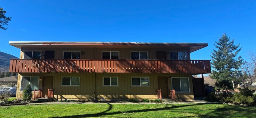 More Photos Of 226 Cedar Ave S, North Bend Apartments For Sale