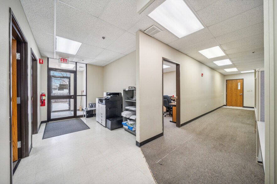 More Photos Of 2020 Holly Rd, Claremore Office For Sale