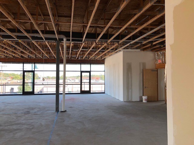 More Photos Of 5922 Barkley St, Mission Office For Sale