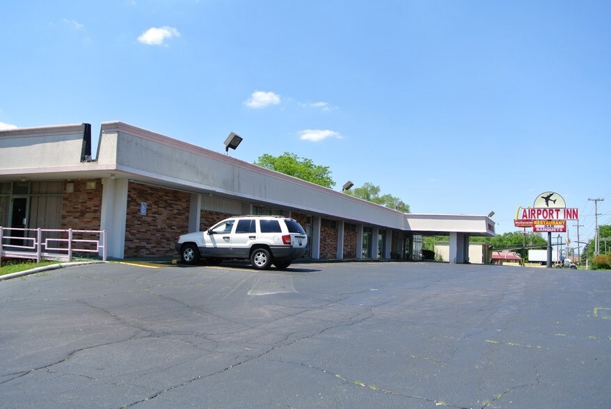 4419 S 11th St, Rockford, IL 61109 Hotel For Sale