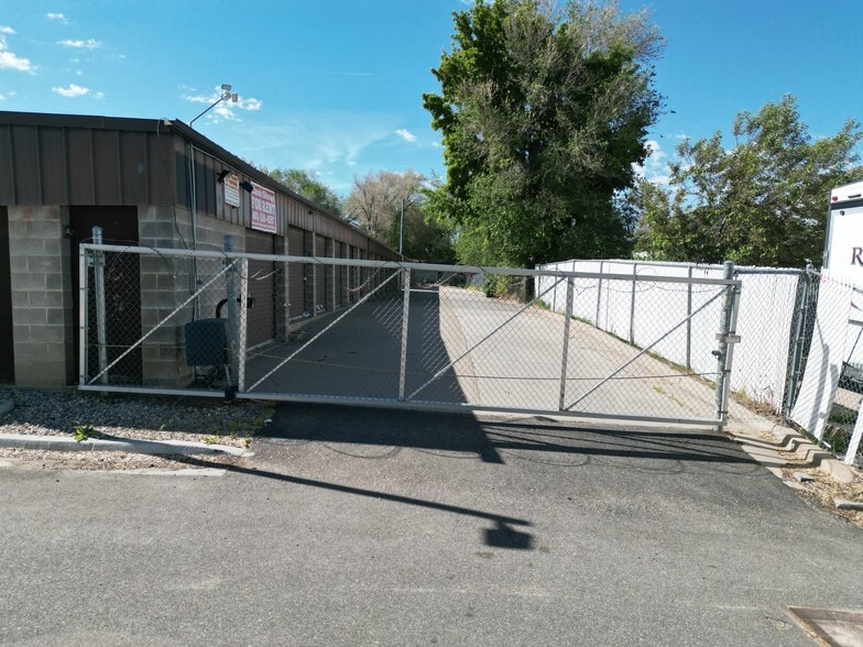 More Photos Of 2087 N Main St, Sunset Freestanding For Sale